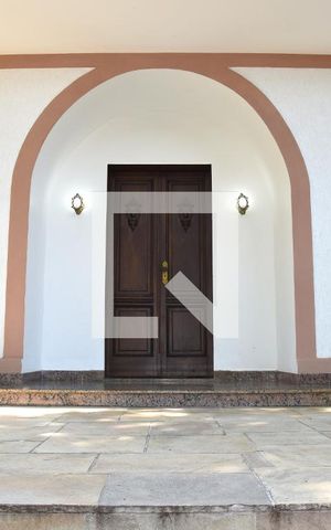 Casa à venda com 1000m², 3 quartos e 6 vagasEntrada