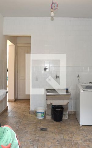 Casa à venda com 1000m², 3 quartos e 6 vagasÁrea de Serviço