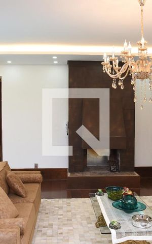 Casa à venda com 1000m², 3 quartos e 6 vagasSala