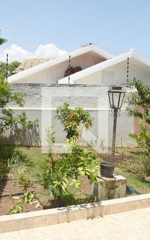 Casa à venda com 1000m², 3 quartos e 6 vagasQuintal