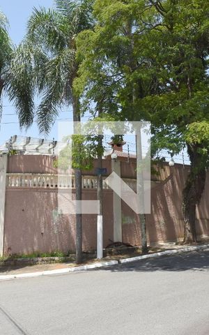 Casa à venda com 1000m², 3 quartos e 6 vagasFachada