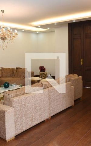 Casa à venda com 1000m², 3 quartos e 6 vagasSala
