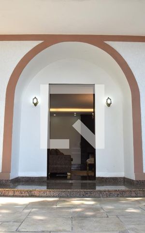 Casa à venda com 1000m², 3 quartos e 6 vagasEntrada