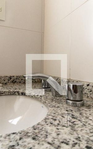Apartamento para alugar com 57m², 2 quartos e sem vagaBanheiro