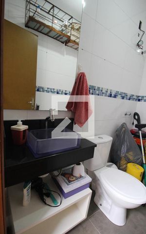 Casa à venda com 177m², 3 quartos e 2 vagasBanheiro de serviço