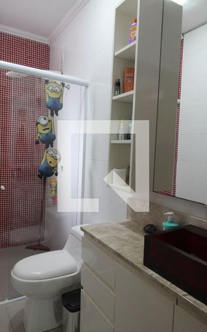 Casa à venda com 177m², 3 quartos e 2 vagasBanheiro 