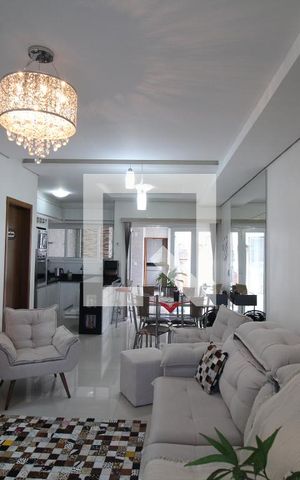 Casa à venda com 177m², 3 quartos e 2 vagasSala