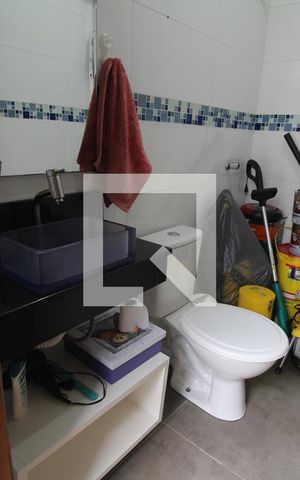 Casa à venda com 177m², 3 quartos e 2 vagasBanheiro de serviço