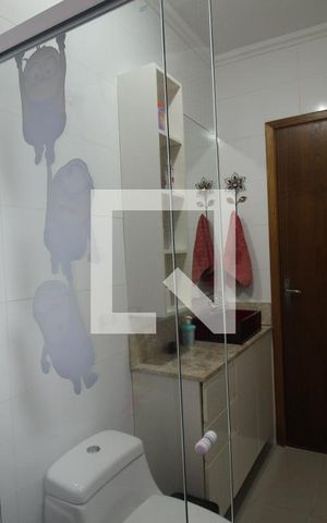 Casa à venda com 177m², 3 quartos e 2 vagasBanheiro 