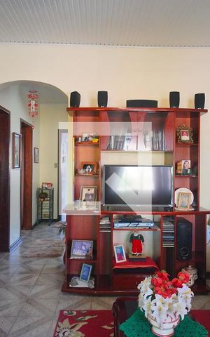 Casa à venda com 125m², 2 quartos e 2 vagas Casa à venda com 125m², 2 quartos e 2 vagasSala