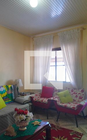 Casa à venda com 125m², 2 quartos e 2 vagas Casa à venda com 125m², 2 quartos e 2 vagasSala