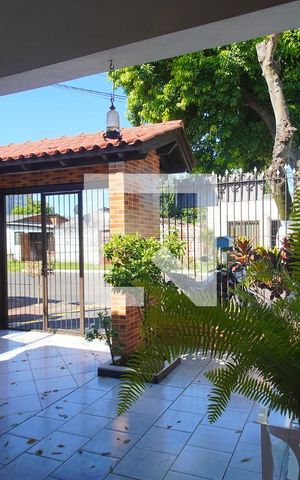 Casa à venda com 125m², 2 quartos e 2 vagas Casa à venda com 125m², 2 quartos e 2 vagasVista da Sala
