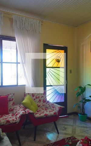 Casa à venda com 125m², 2 quartos e 2 vagas Casa à venda com 125m², 2 quartos e 2 vagasSala
