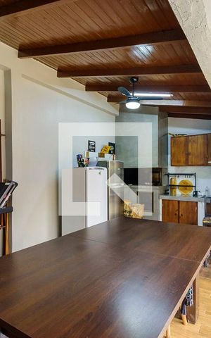Casa à venda com 170m², 5 quartos e 3 vagas Casa à venda com 170m², 5 quartos e 3 vagasChurrasqueira