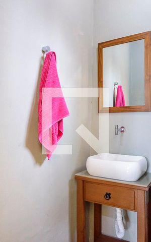 Casa à venda com 170m², 5 quartos e 3 vagas Casa à venda com 170m², 5 quartos e 3 vagasLavabo