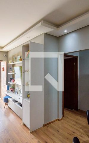 Casa à venda com 170m², 5 quartos e 3 vagas Casa à venda com 170m², 5 quartos e 3 vagasSala