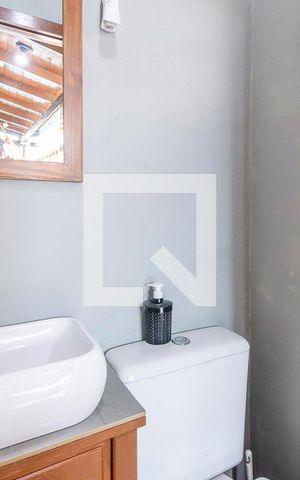 Casa à venda com 170m², 5 quartos e 3 vagas Casa à venda com 170m², 5 quartos e 3 vagasLavabo