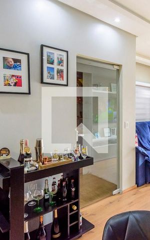 Casa à venda com 170m², 5 quartos e 3 vagas Casa à venda com 170m², 5 quartos e 3 vagasSala