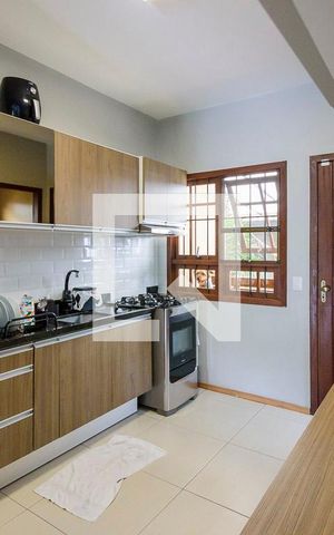Casa à venda com 170m², 5 quartos e 3 vagas Casa à venda com 170m², 5 quartos e 3 vagasCozinha