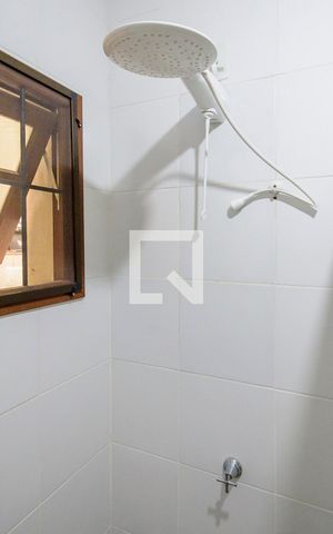 Casa à venda com 170m², 5 quartos e 3 vagas Casa à venda com 170m², 5 quartos e 3 vagasBanheiro