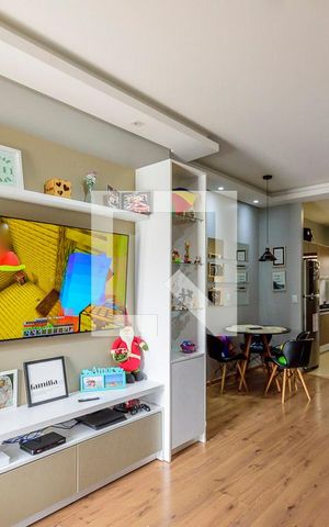 Casa à venda com 170m², 5 quartos e 3 vagas Casa à venda com 170m², 5 quartos e 3 vagasSala