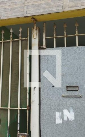 Casa à venda com 200m², 5 quartos e 2 vagas Casa à venda com 200m², 5 quartos e 2 vagasPlaquinha