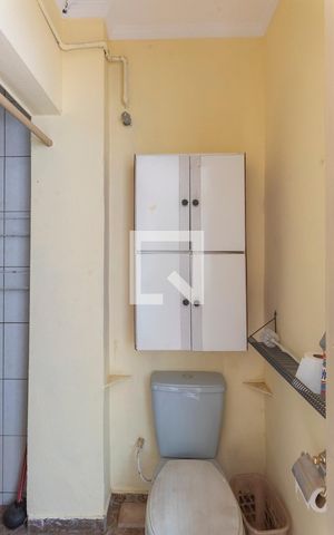 Apartamento à venda com 143m², 4 quartos e sem vagaBanheiro de Serviço