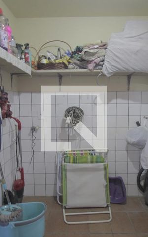 Casa à venda com 300m², 2 quartos e 1 vagaÁrea de Serviço