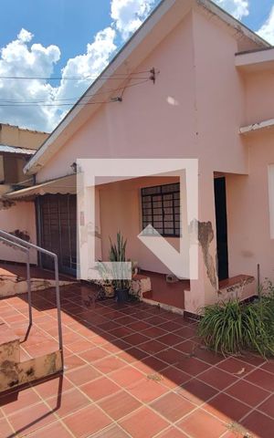 Casa à venda com 121m², 2 quartos e 2 vagasGaragem