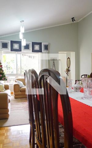 Casa à venda com 220m², 3 quartos e 4 vagasSala