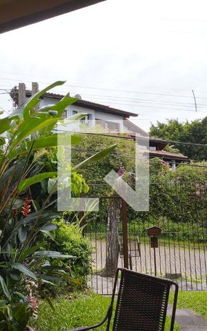 Casa à venda com 220m², 3 quartos e 4 vagasSala - Vista