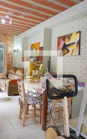 Casa à venda com 220m², 3 quartos e 4 vagasÁrea de Serviço