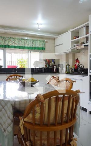 Casa à venda com 220m², 3 quartos e 4 vagasCozinha