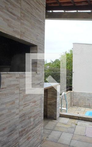 Casa à venda com 220m², 3 quartos e 4 vagasPátio