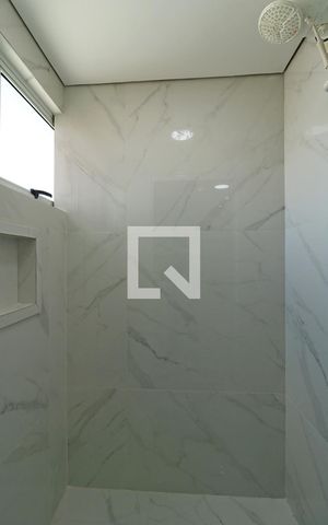 Apartamento para alugar com 77m², 2 quartos e 2 vagasBanheiro