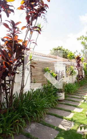 Casa à venda com 950m², 5 quartos e 4 vagas Casa à venda com 950m², 5 quartos e 4 vagasQuintal - Jardim