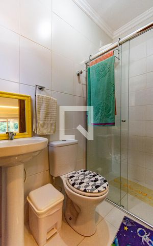 Casa à venda com 105m², 2 quartos e 2 vagas Casa à venda com 105m², 2 quartos e 2 vagasBANHEIRO