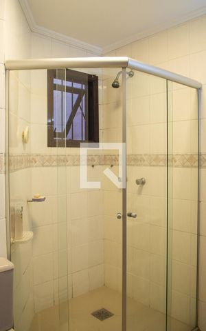 Casa à venda com 171m², 3 quartos e 3 vagas Casa à venda com 171m², 3 quartos e 3 vagasBanheiro
