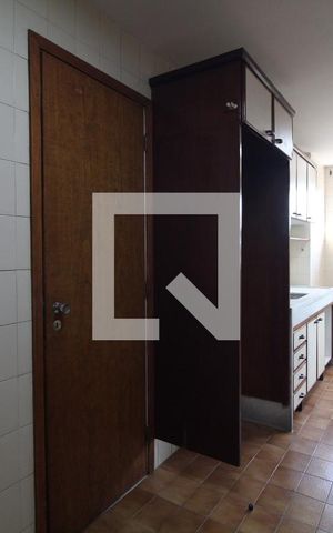 Apartamento à venda com 126m², 3 quartos e 2 vagas Apartamento à venda com 126m², 3 quartos e 2 vagasCozinha e Área de Serviço