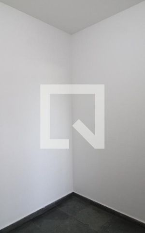 Apartamento à venda com 126m², 3 quartos e 2 vagas Apartamento à venda com 126m², 3 quartos e 2 vagasQuarto de Serviço