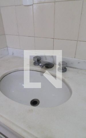 Apartamento à venda com 126m², 3 quartos e 2 vagas Apartamento à venda com 126m², 3 quartos e 2 vagasBanheiro da Suíte