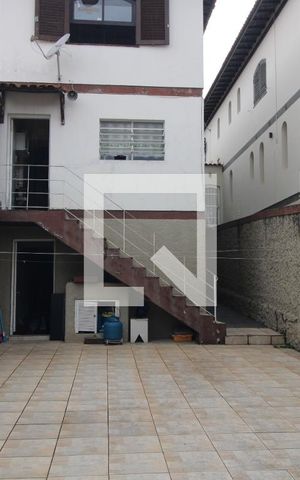 Casa à venda com 230m², 3 quartos e 4 vagasFachada fundos