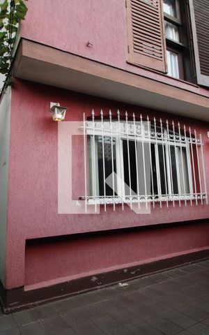 Casa à venda com 230m², 3 quartos e 4 vagasFachada