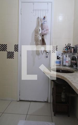 Casa à venda com 230m², 3 quartos e 4 vagasBanheiro da suíte