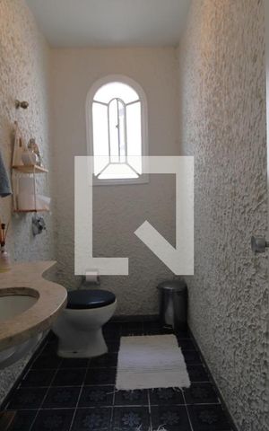 Casa à venda com 230m², 3 quartos e 4 vagasLavabo