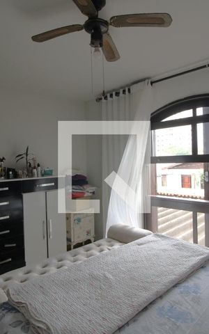Casa à venda com 230m², 3 quartos e 4 vagasSuíte