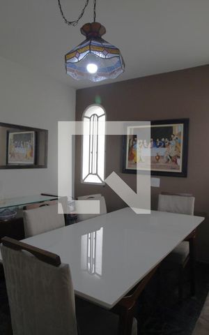 Casa à venda com 230m², 3 quartos e 4 vagasCopa