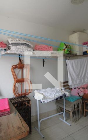 Casa à venda com 230m², 3 quartos e 4 vagasQuarto de serviço