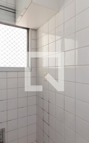 Apartamento para alugar com 60m², 3 quartos e 1 vagaÁrea de Serviço