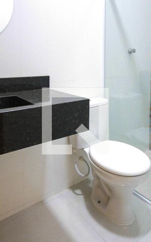 Casa à venda com 424m², 3 quartos e 2 vagas Casa à venda com 424m², 3 quartos e 2 vagasBanheiro da Suite 02